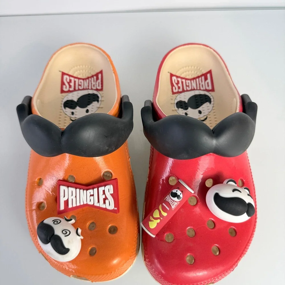 Crocs Pringles Classic Clogs Kids 4 Red Orange Excellent‎ Mismatched Mustache